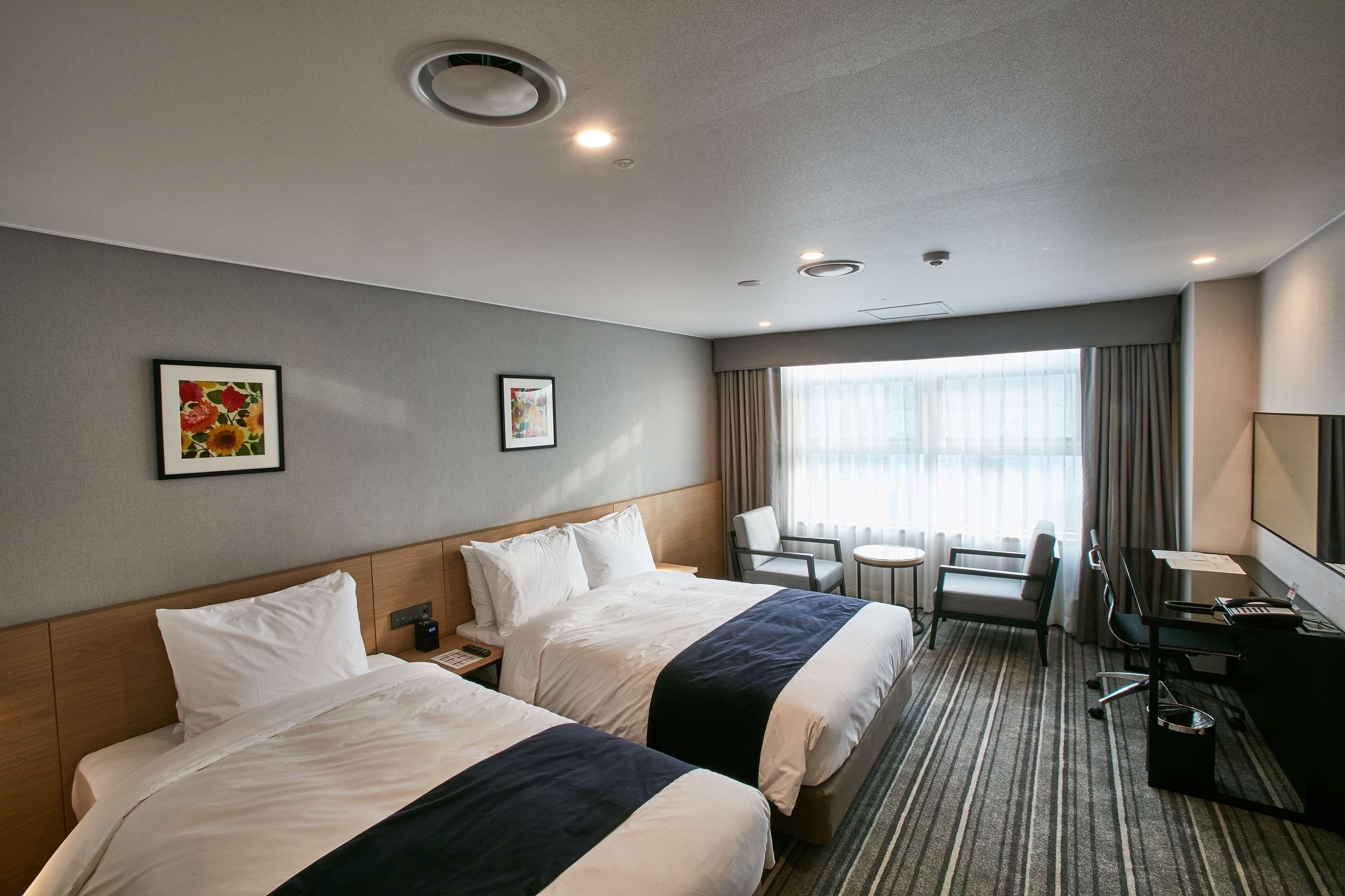Best Western Plus Elmendorf Hotel Exterior foto